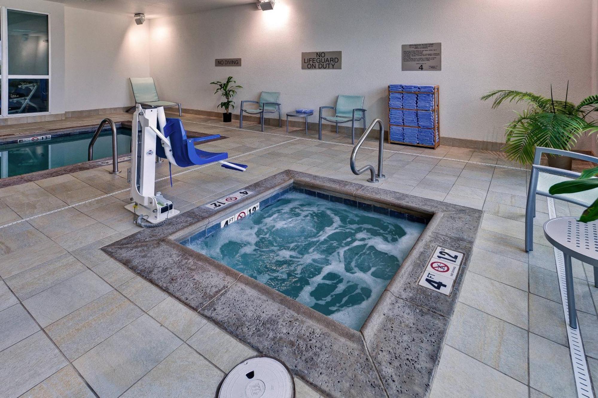Springhill Suites By Marriott Wichita Airport Exterior foto